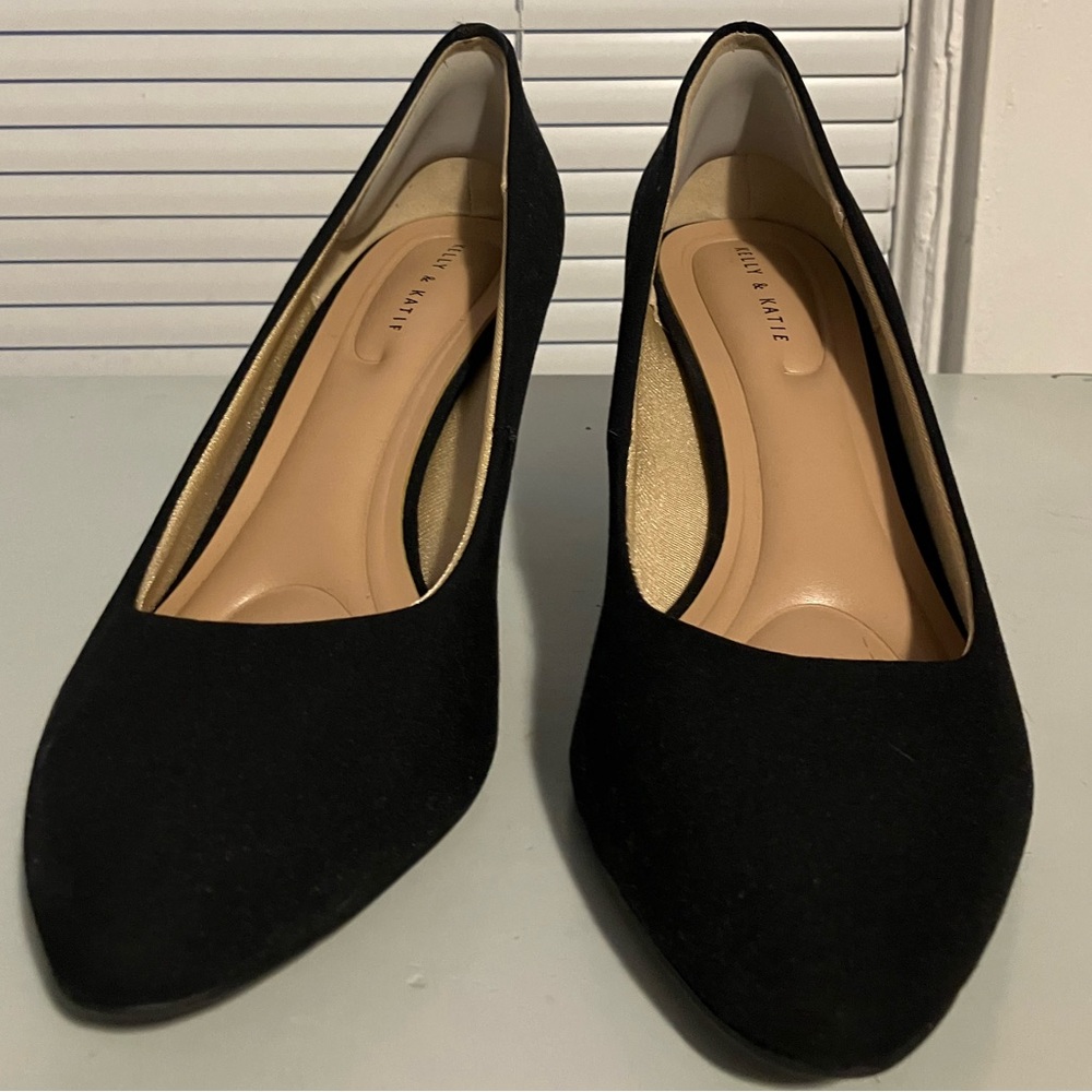Kelly & Katie low heel size 10